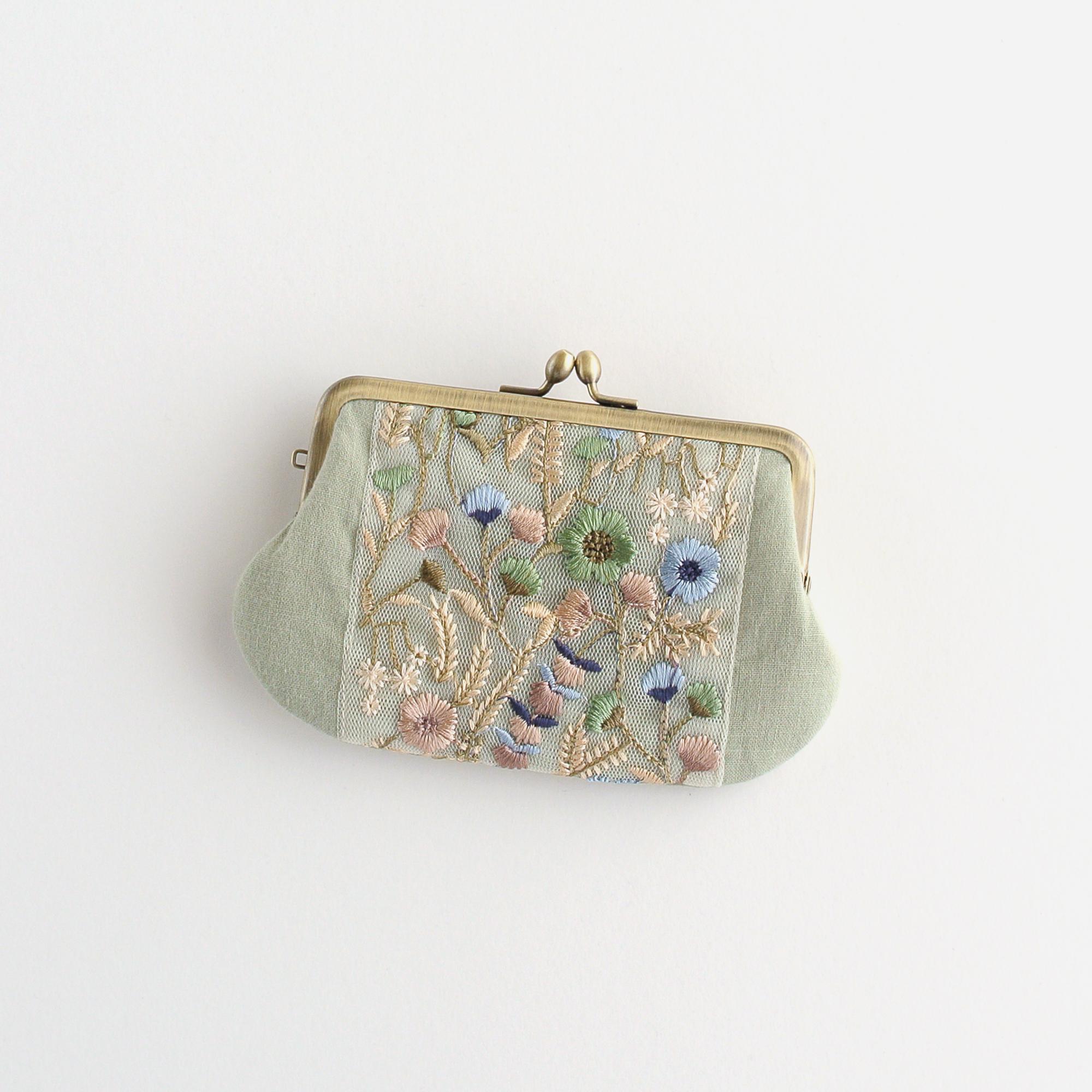 インド刺繍リボンのがま口ミニ財布/ポーチ　ミントグリーン1枚目の画像