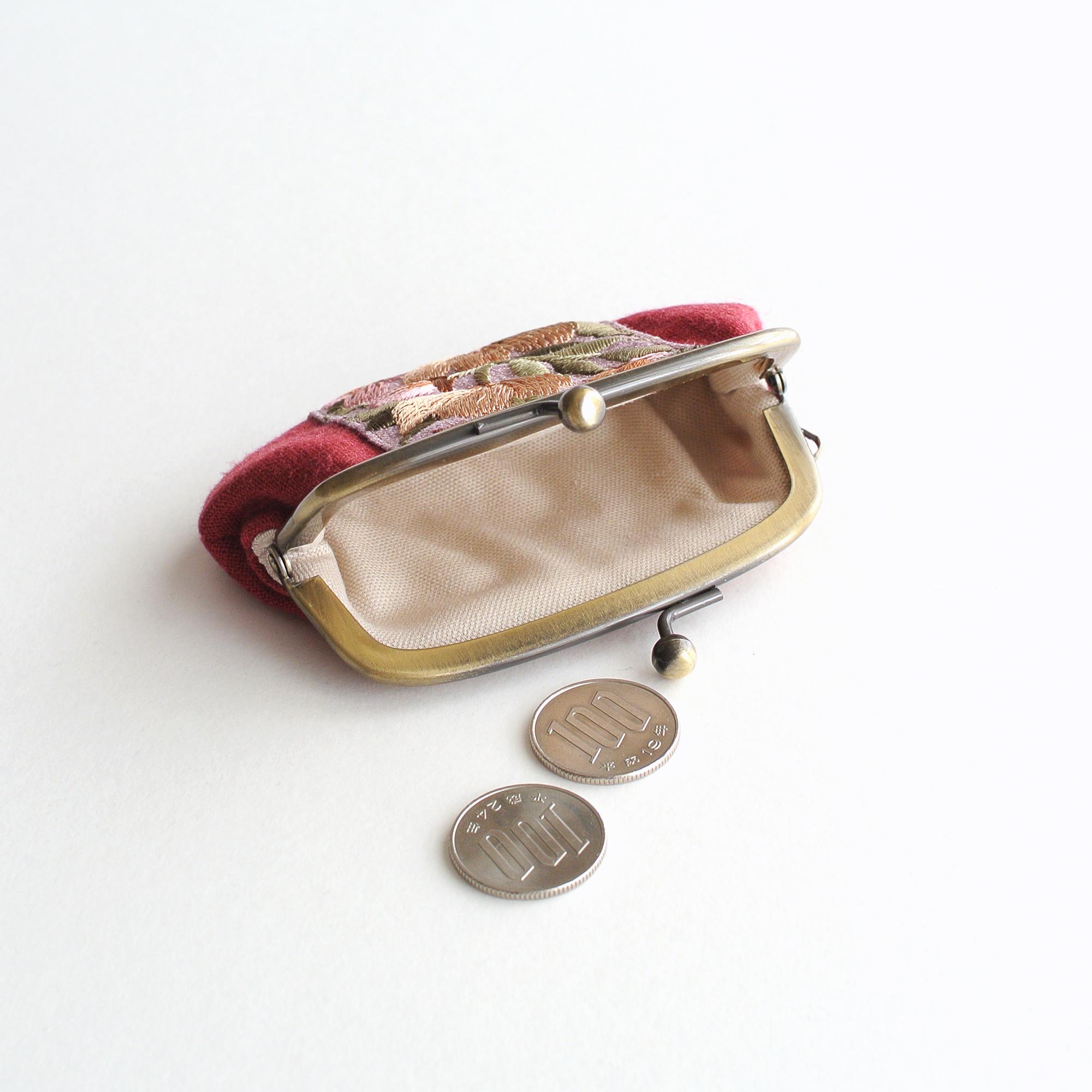 リネンとインド刺繍リボンのミニがま口 　赤 | 3枚目