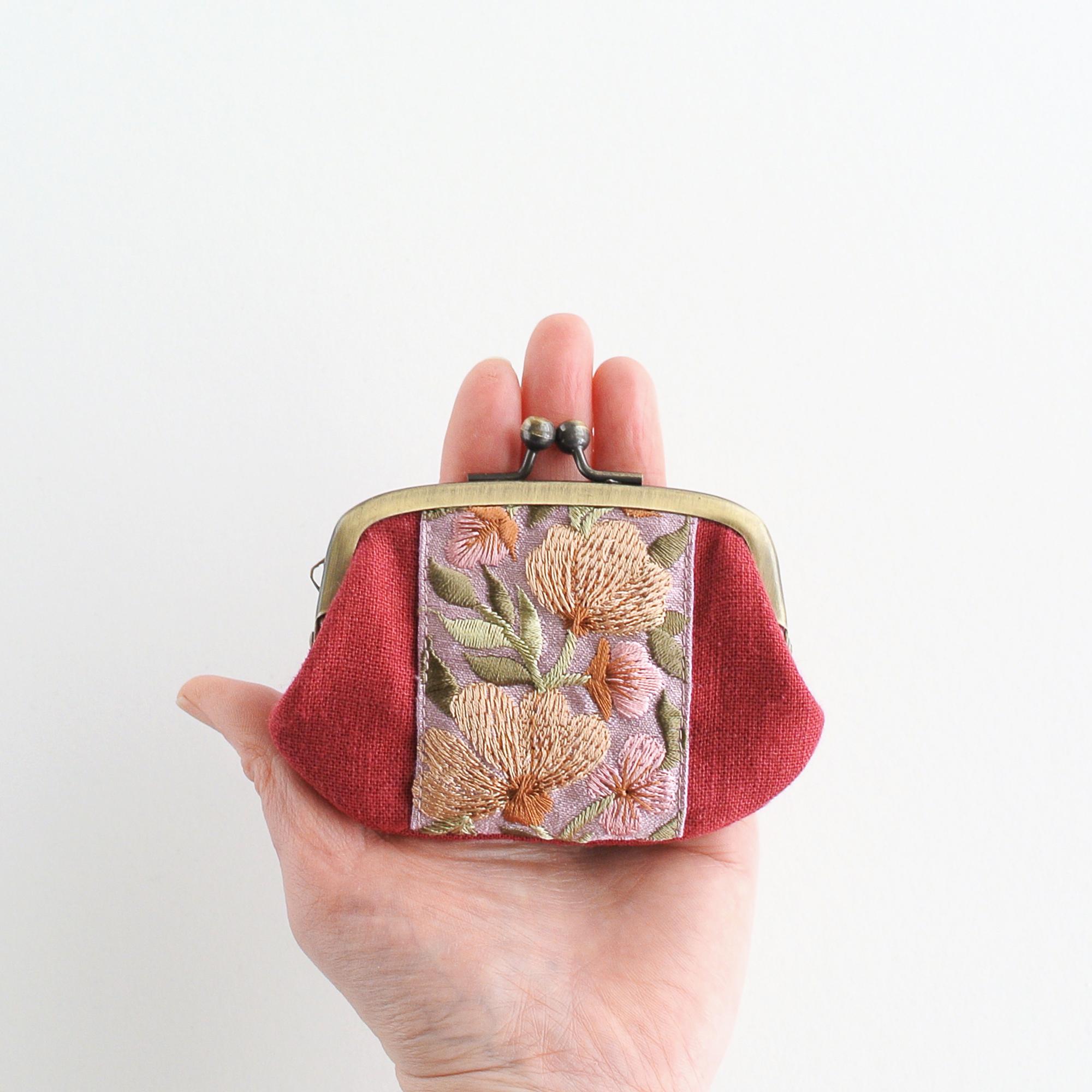 リネンとインド刺繍リボンのミニがま口 　赤 | 7枚目