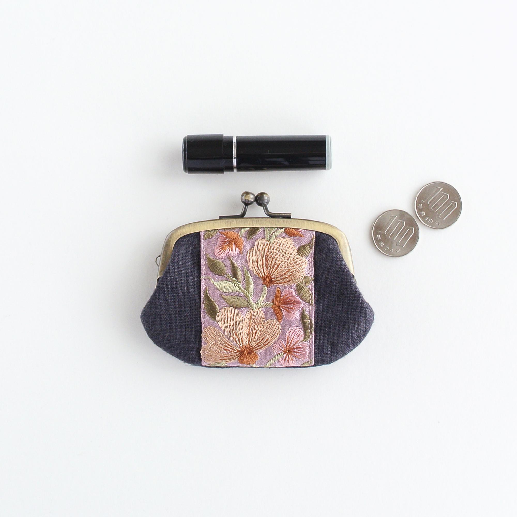 リネンとインド刺繍リボンのミニがま口 　ダークグレー | 8枚目