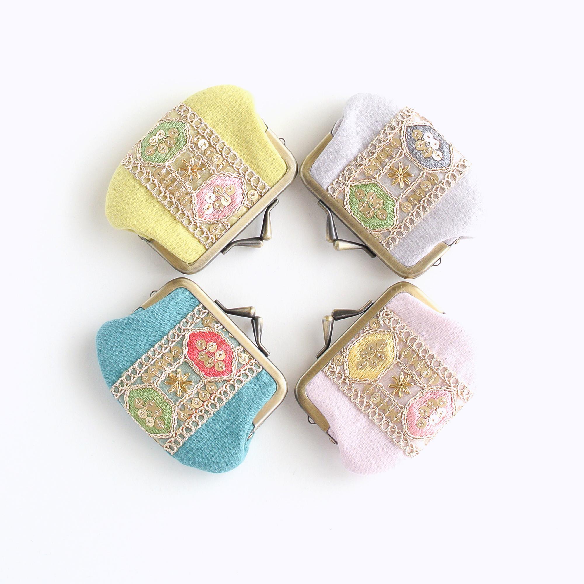 インド刺繍リボンのミニがま口　ライトグレー | 9枚目