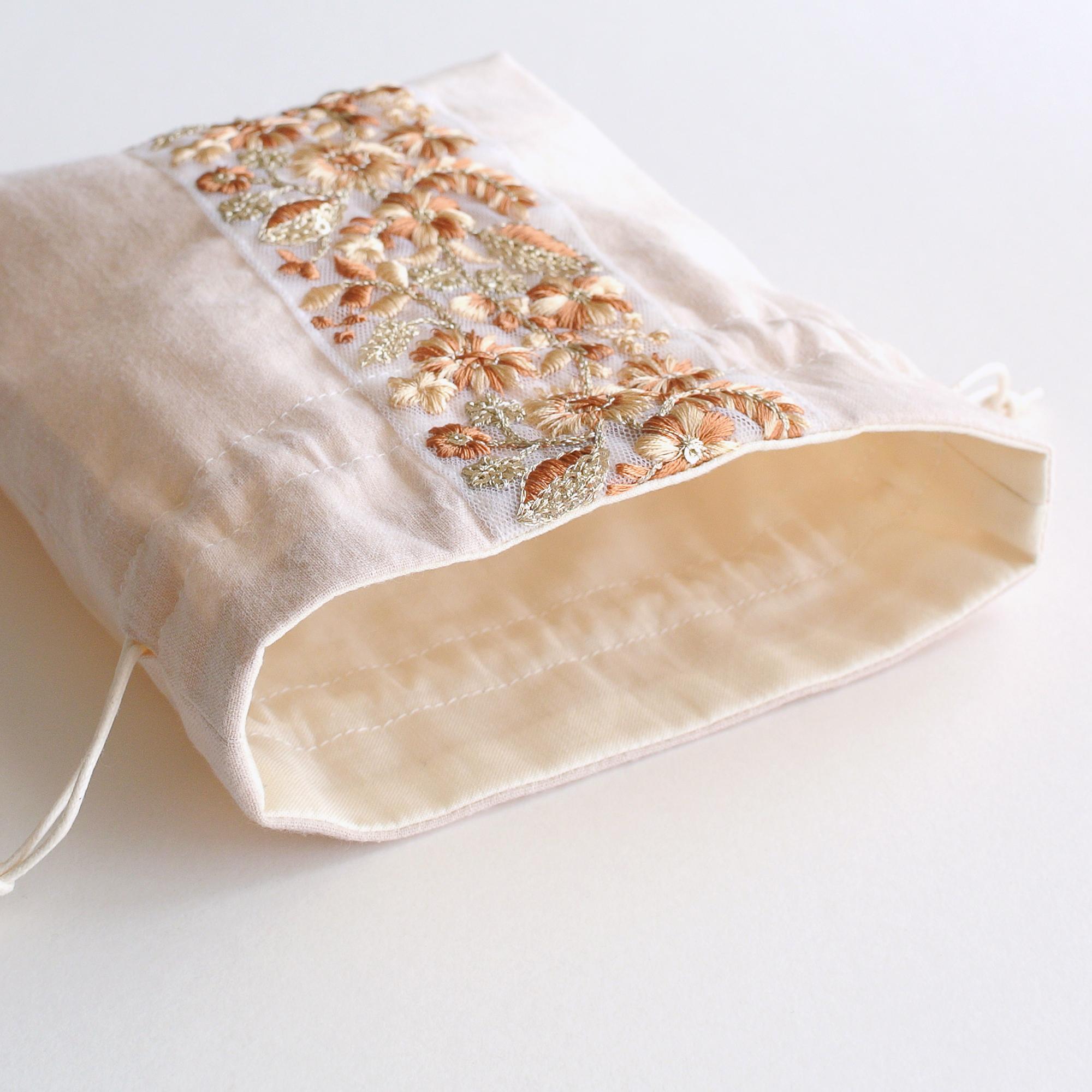 インド刺繍リボンのマチのある巾着ポーチ 　ライトベージュ | 3枚目