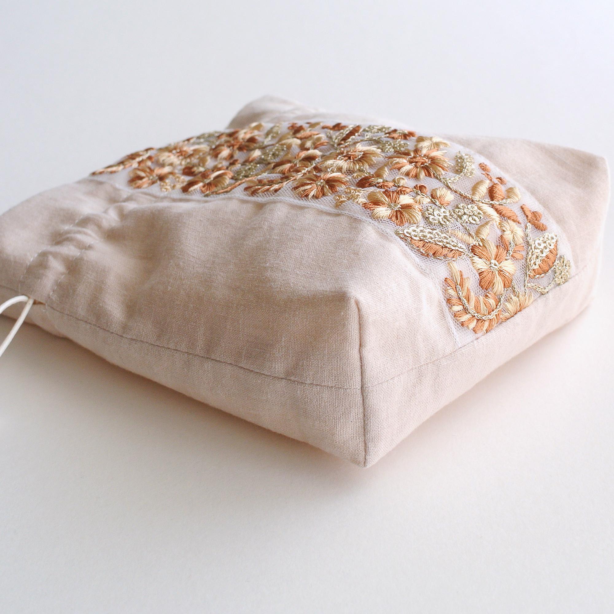 インド刺繍リボンのマチのある巾着ポーチ 　ライトベージュ | 4枚目