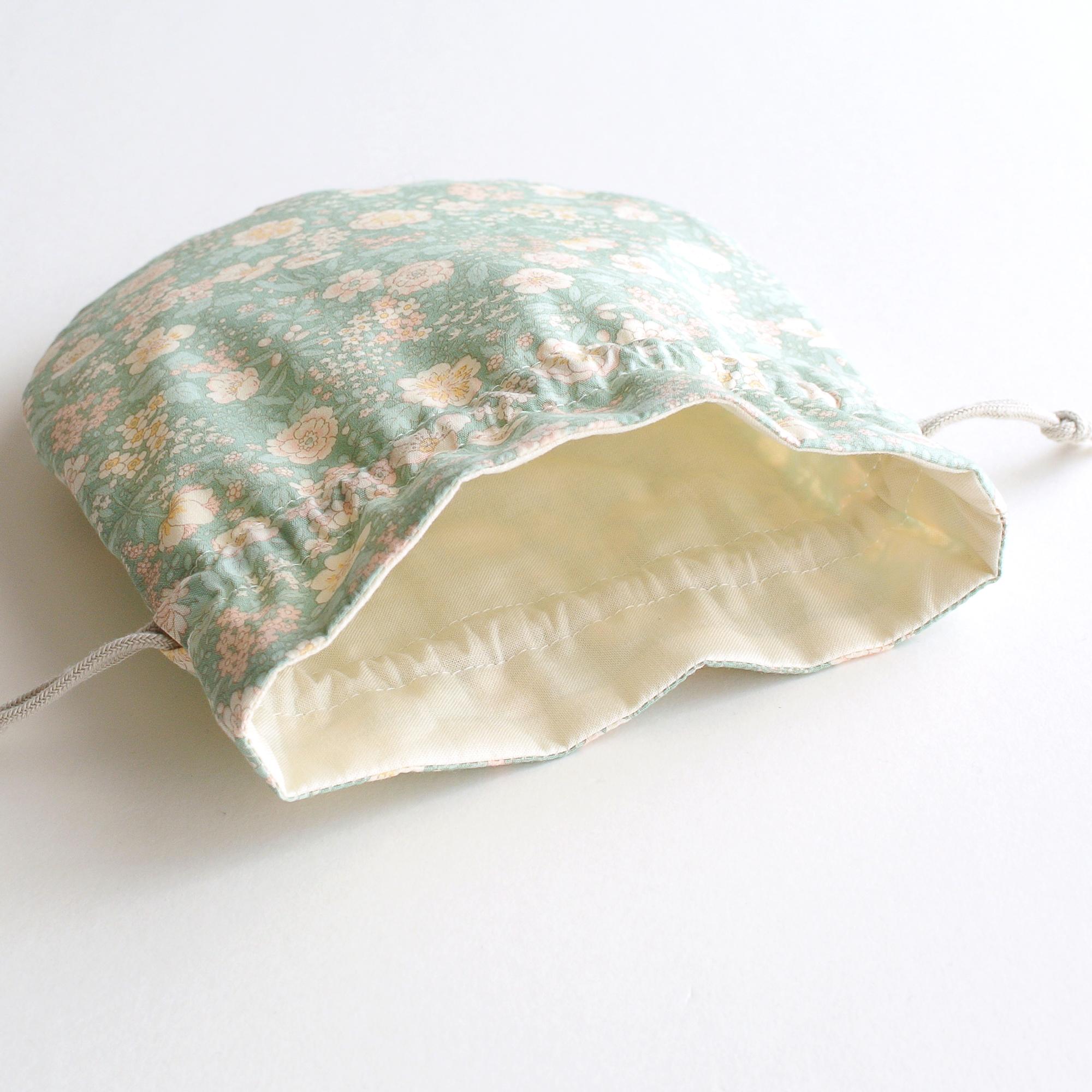 ぽってりかわいい巾着ポーチ　大人花柄グリーン | 3枚目