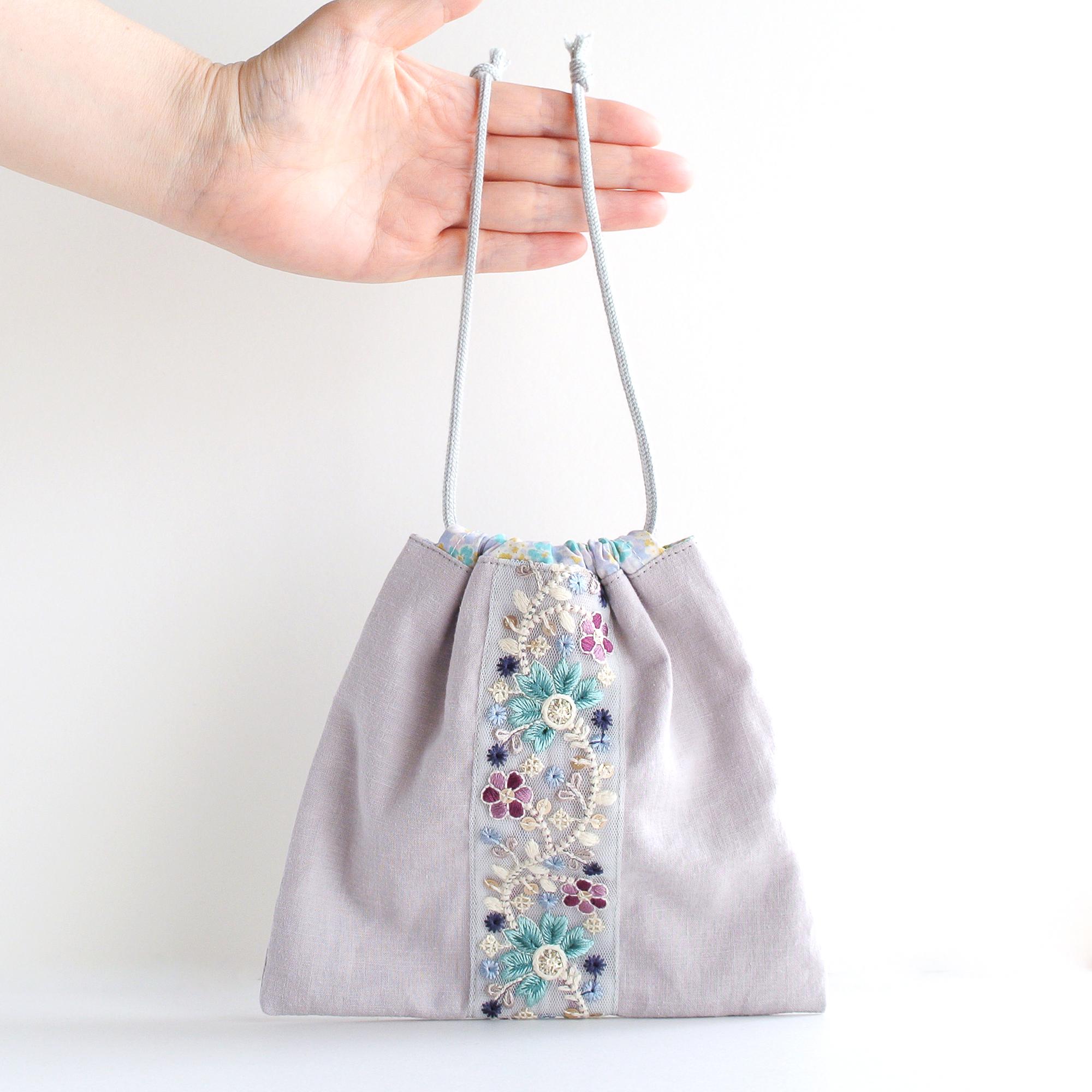 インド刺繍リボンの巾着  　ライトグレー | 2枚目