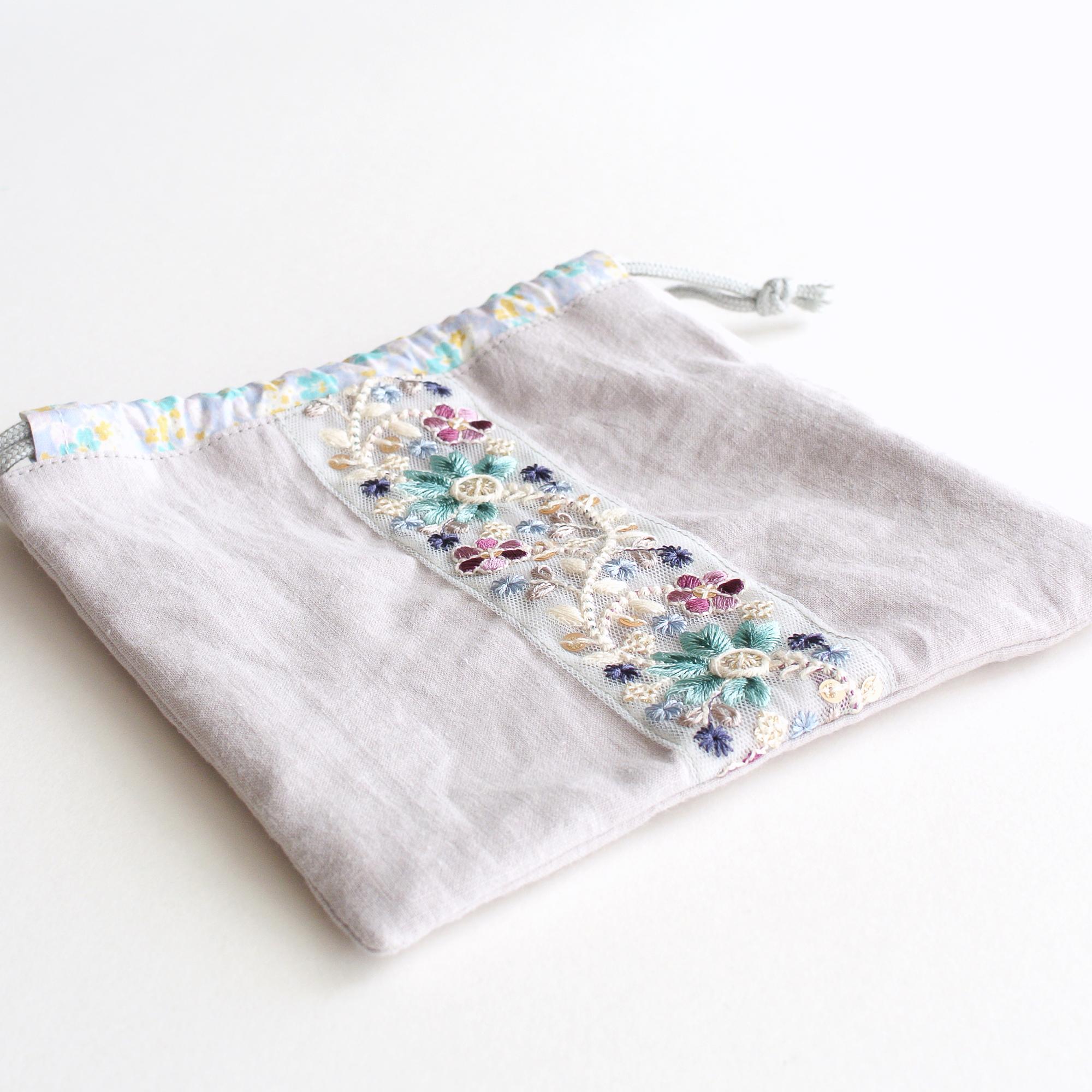 インド刺繍リボンの巾着  　ライトグレー | 4枚目