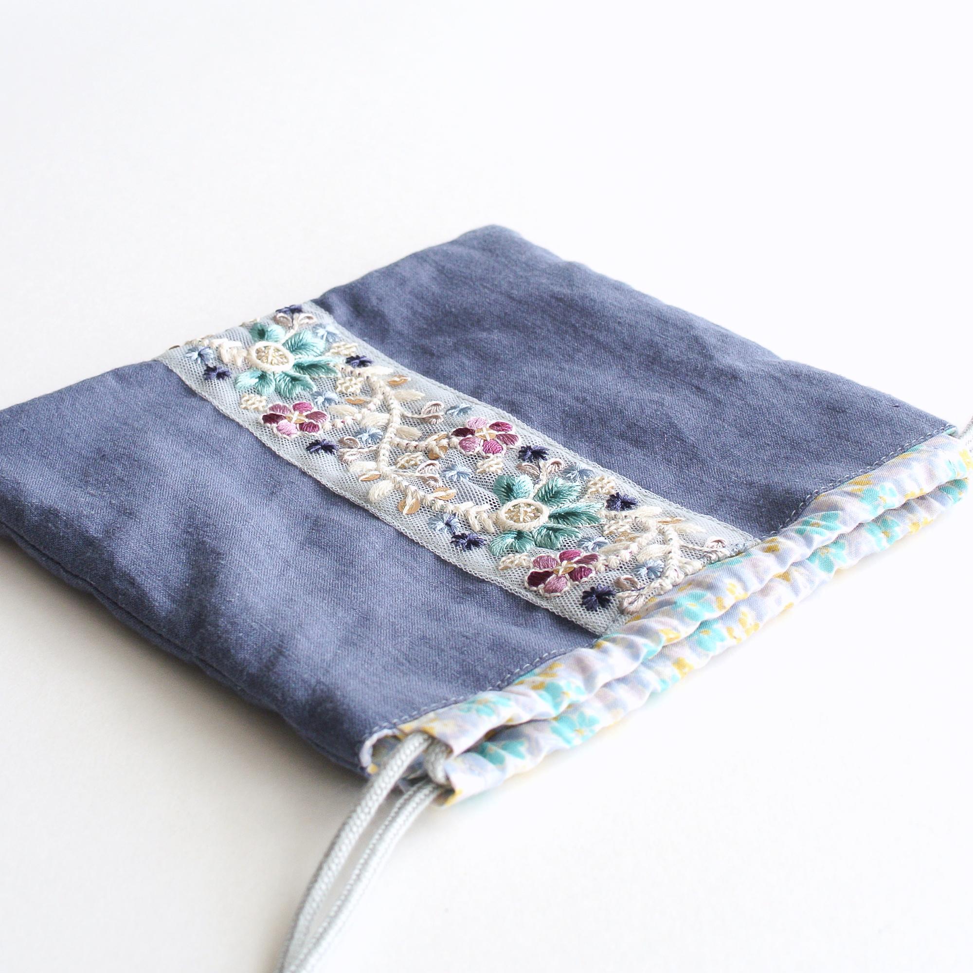インド刺繍リボンの巾着  　くすみブルー | 5枚目