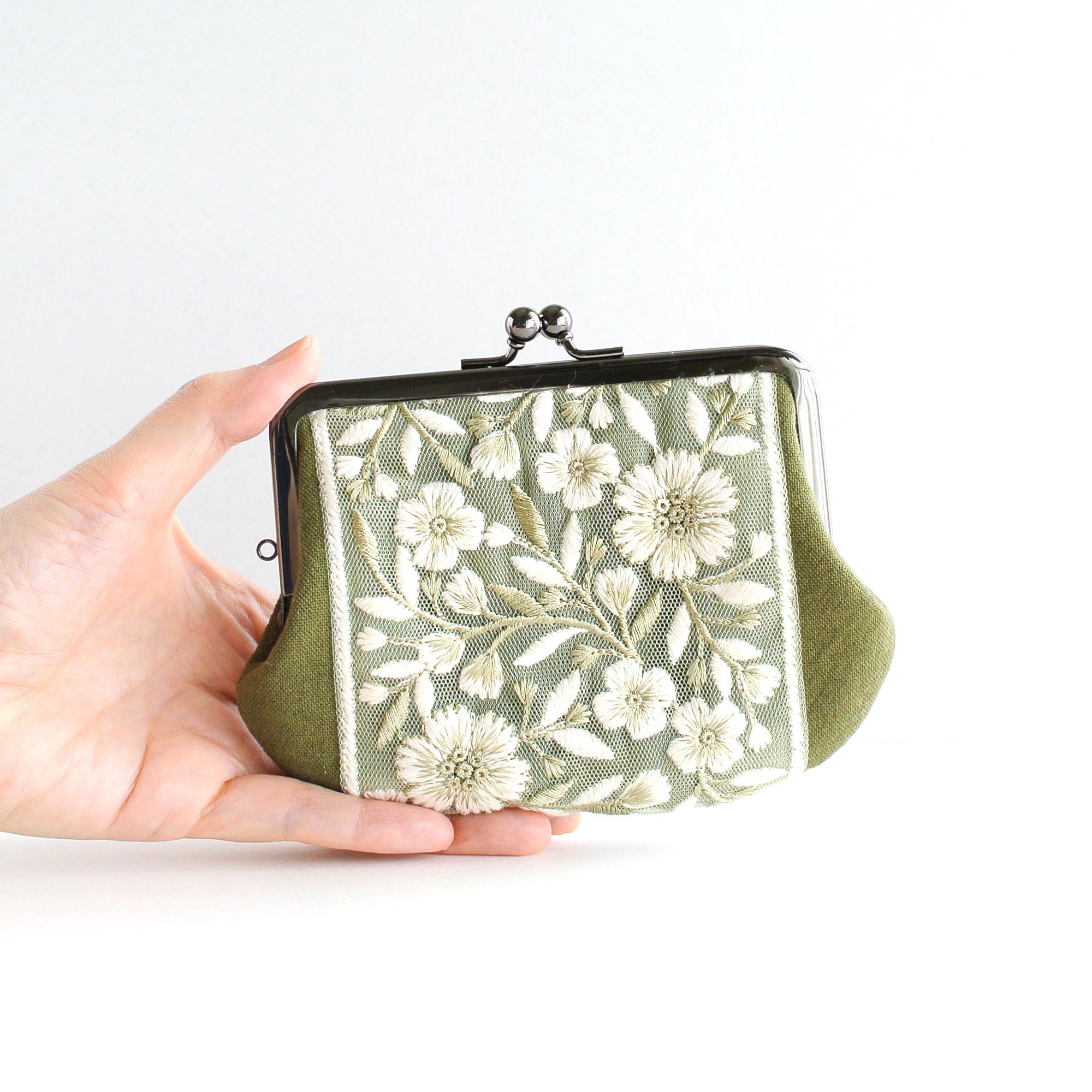 インド刺繍リボンのがま口ポーチ/お財布　モスグリーン | 2枚目