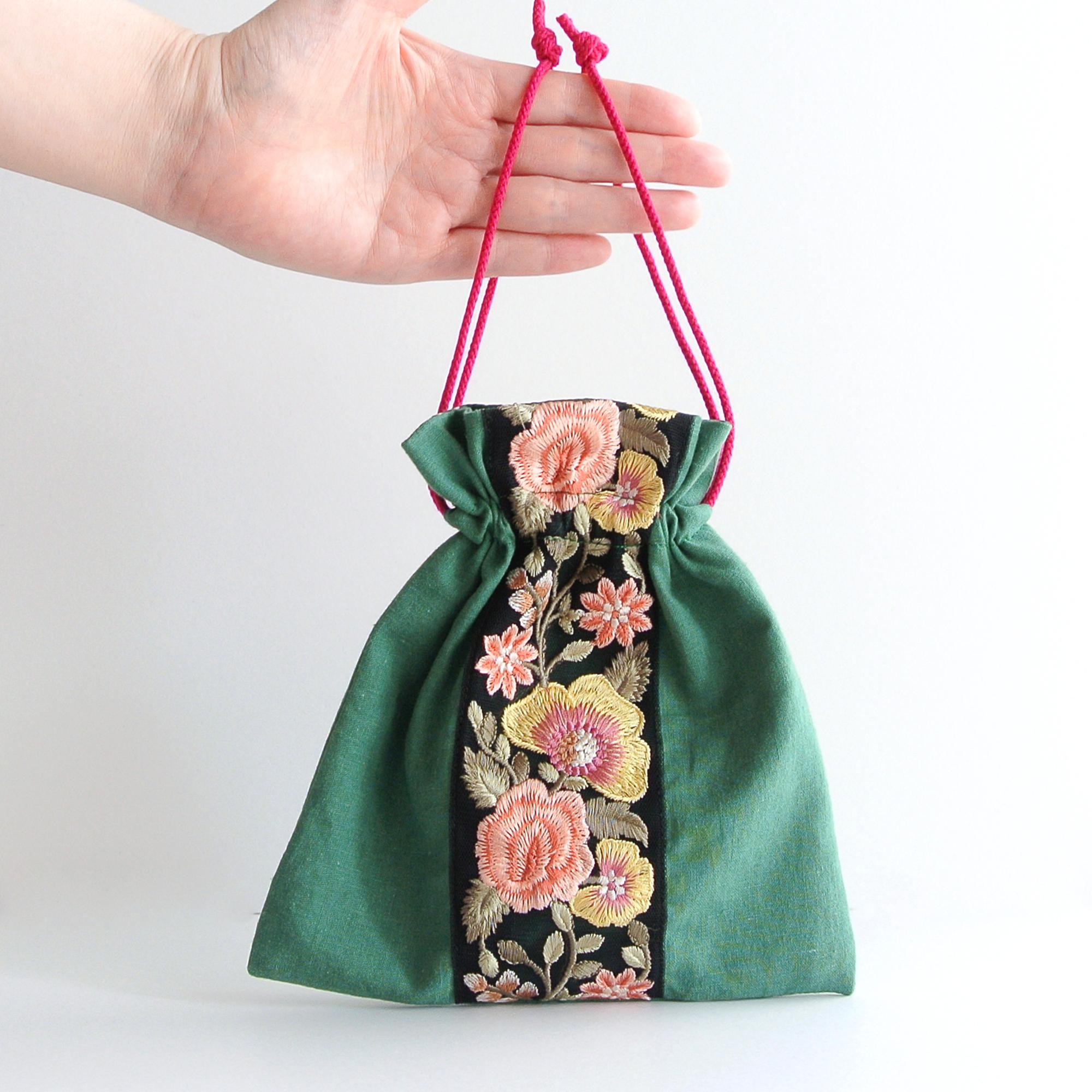 インド刺繍リボンの巾着ポーチ  　グリーン | 2枚目