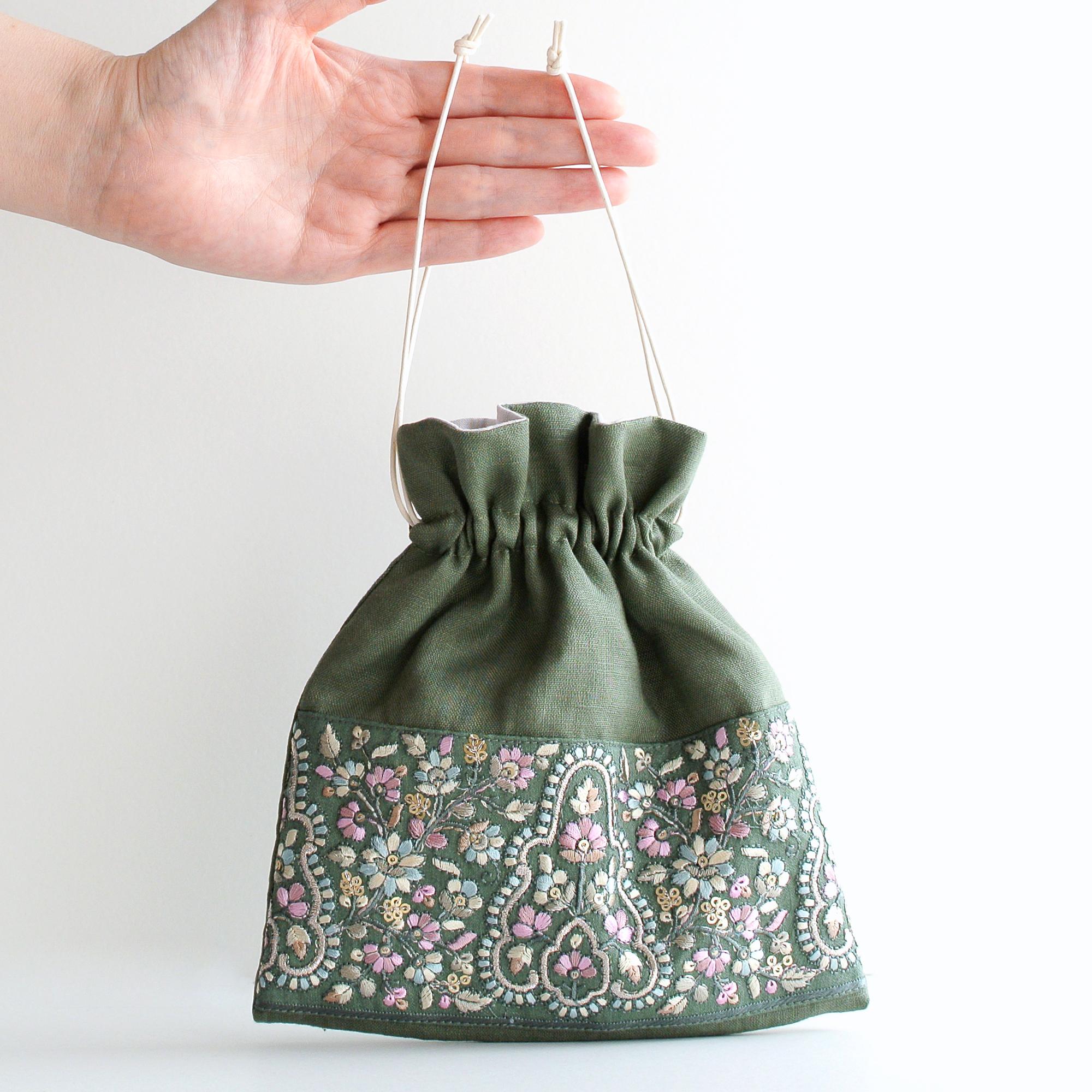 リネンとインド刺繍リボンの巾着ポーチ 　グリーン | 2枚目
