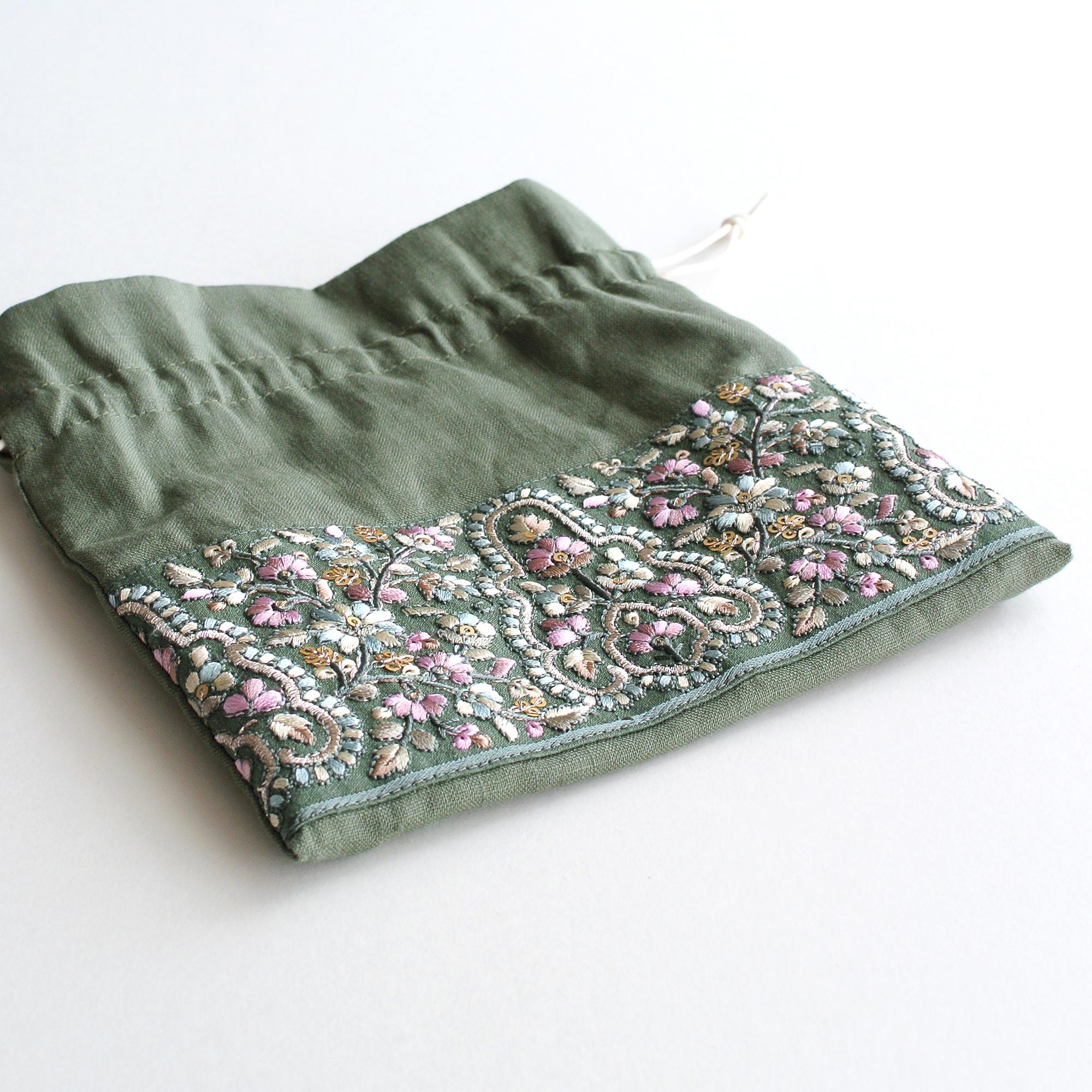 リネンとインド刺繍リボンの巾着ポーチ 　グリーン | 4枚目