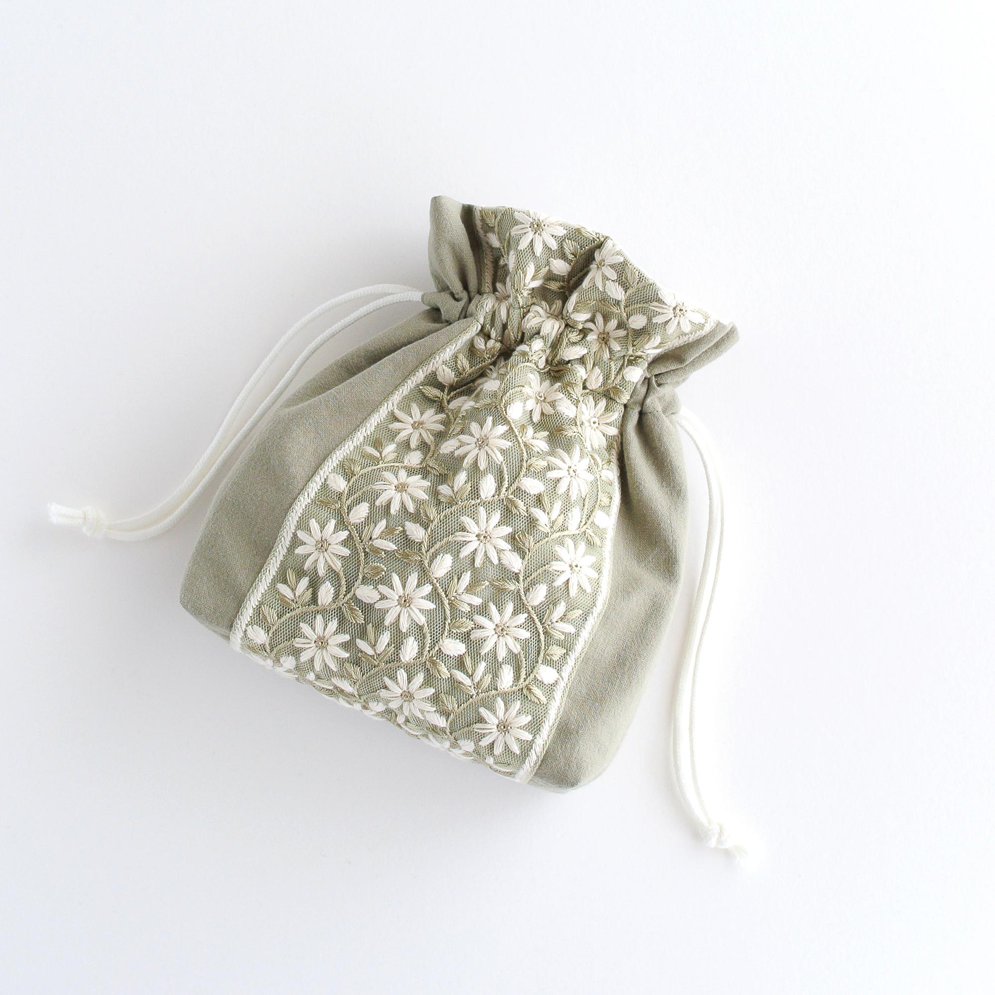 インド刺繍リボンのマチのある巾着ポーチ 　グリーン | 1枚目