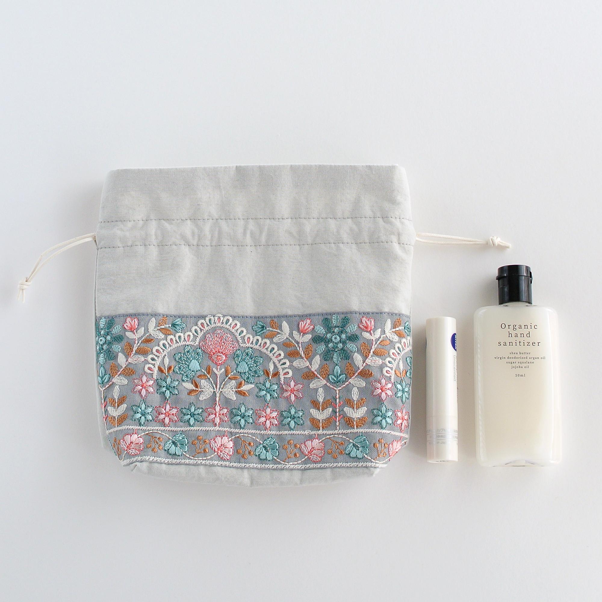 インド刺繍リボンのマチのある巾着ポーチ 　ライトグレー | 8枚目