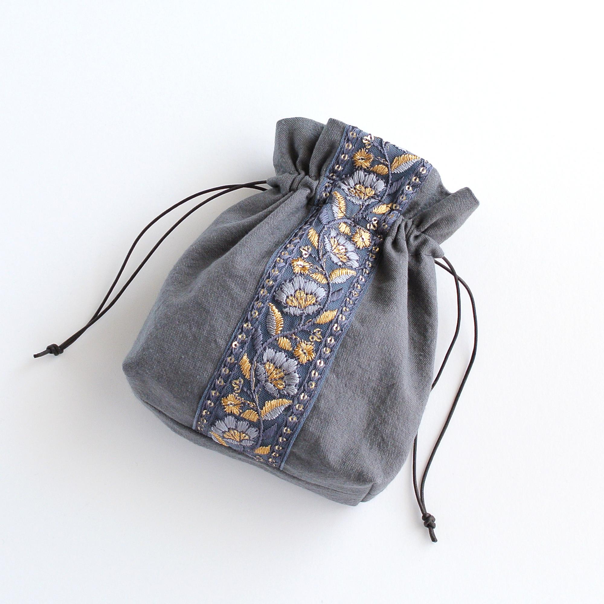 インド刺繍リボンのマチのある巾着ポーチ 　グレー
