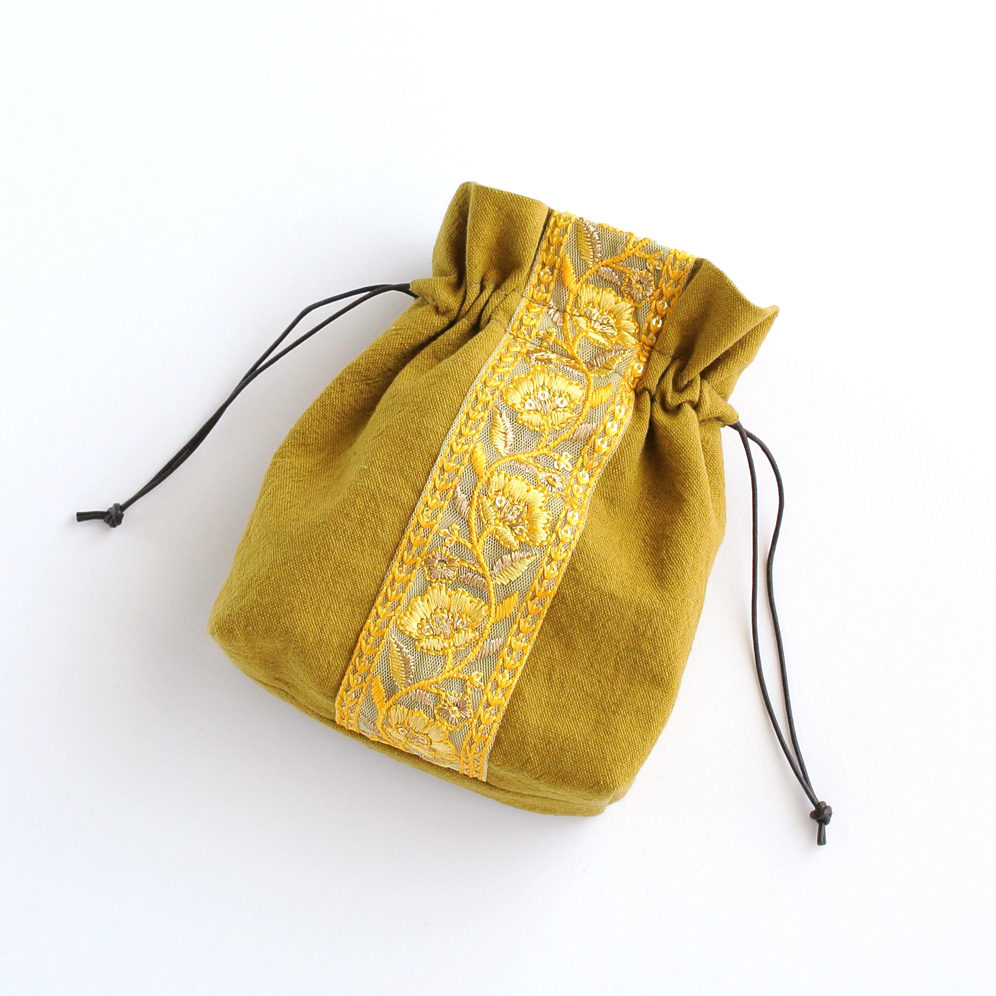 インド刺繍リボンのマチのある巾着ポーチ 　イエロー1枚目の画像