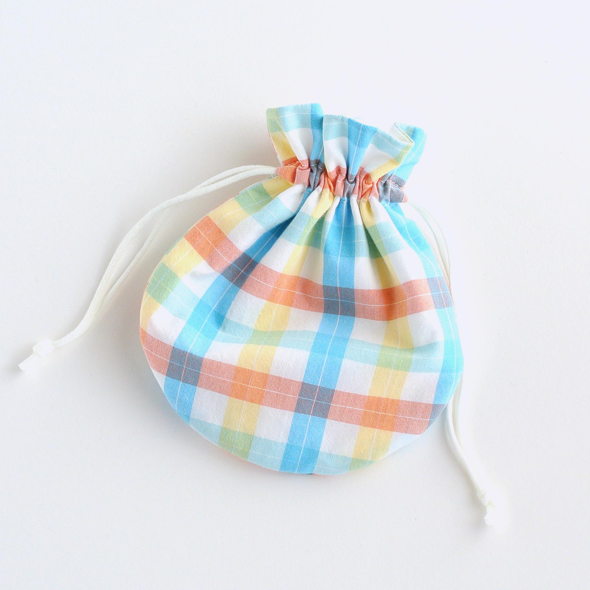 ぽってりかわいい巾着ポーチ　チェック