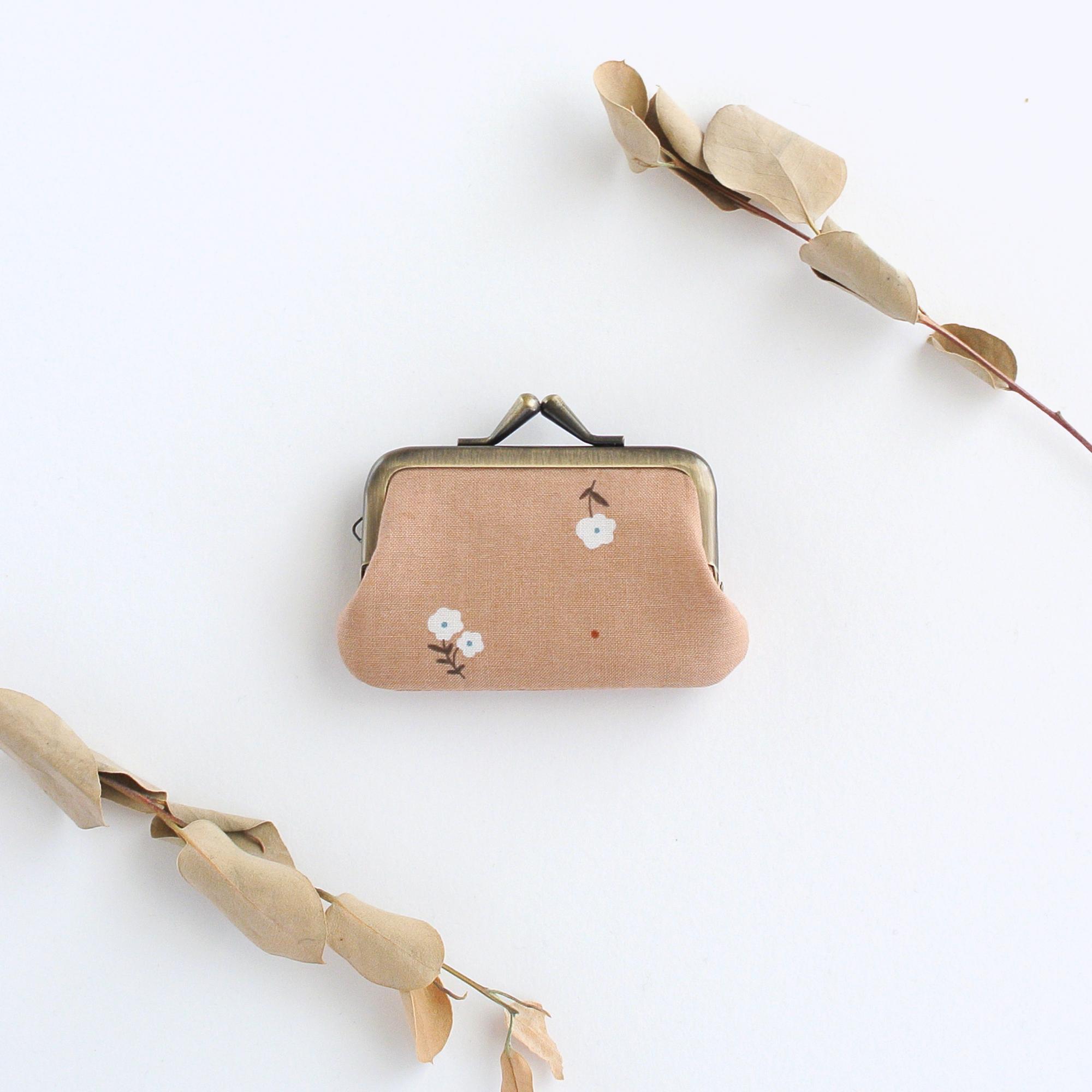 ミニマル/小さいがま口（小銭入れ・財布）花柄1枚目の画像