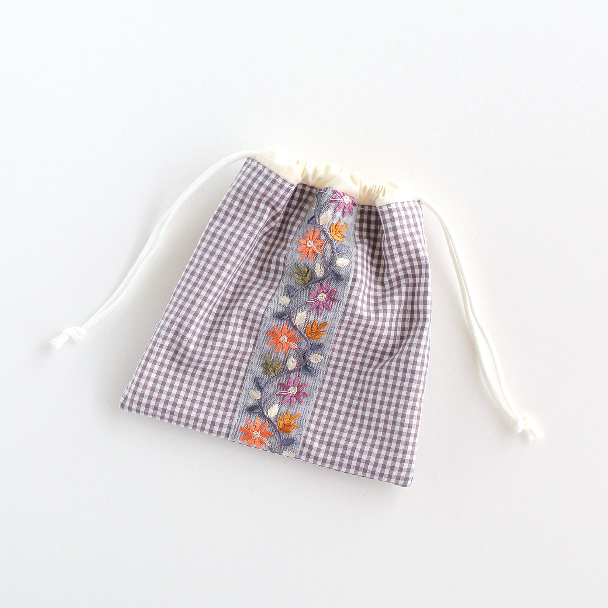 インド刺繍リボンのミニ巾着　チェック1枚目の画像