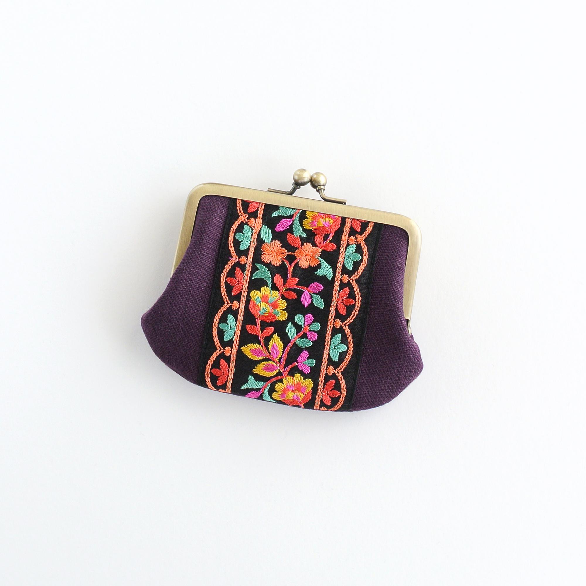 リネンとインド刺繍リボンのシンプルながま口 パープル1枚目の画像