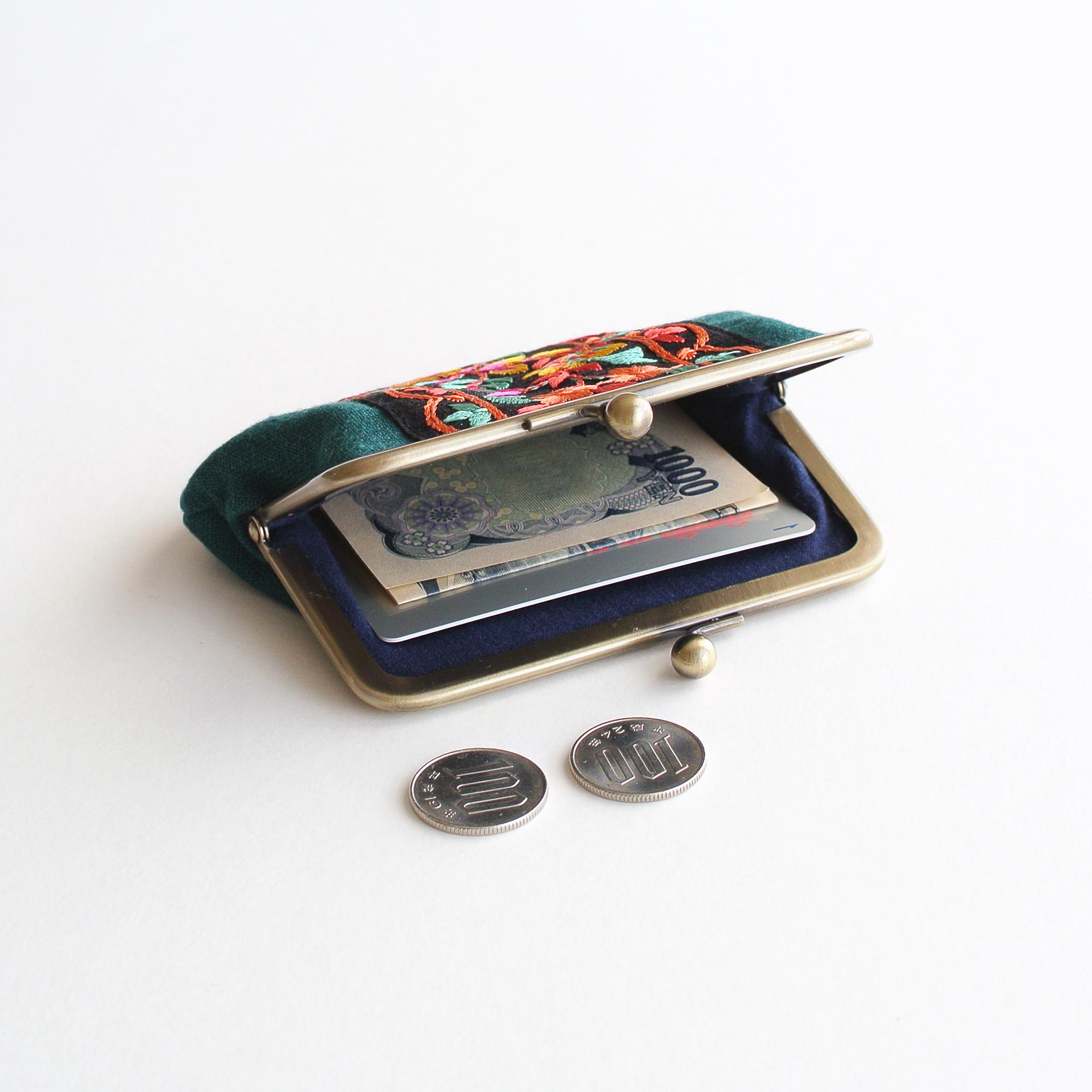 リネンとインド刺繍リボンのシンプルながま口 グリーン | 4枚目