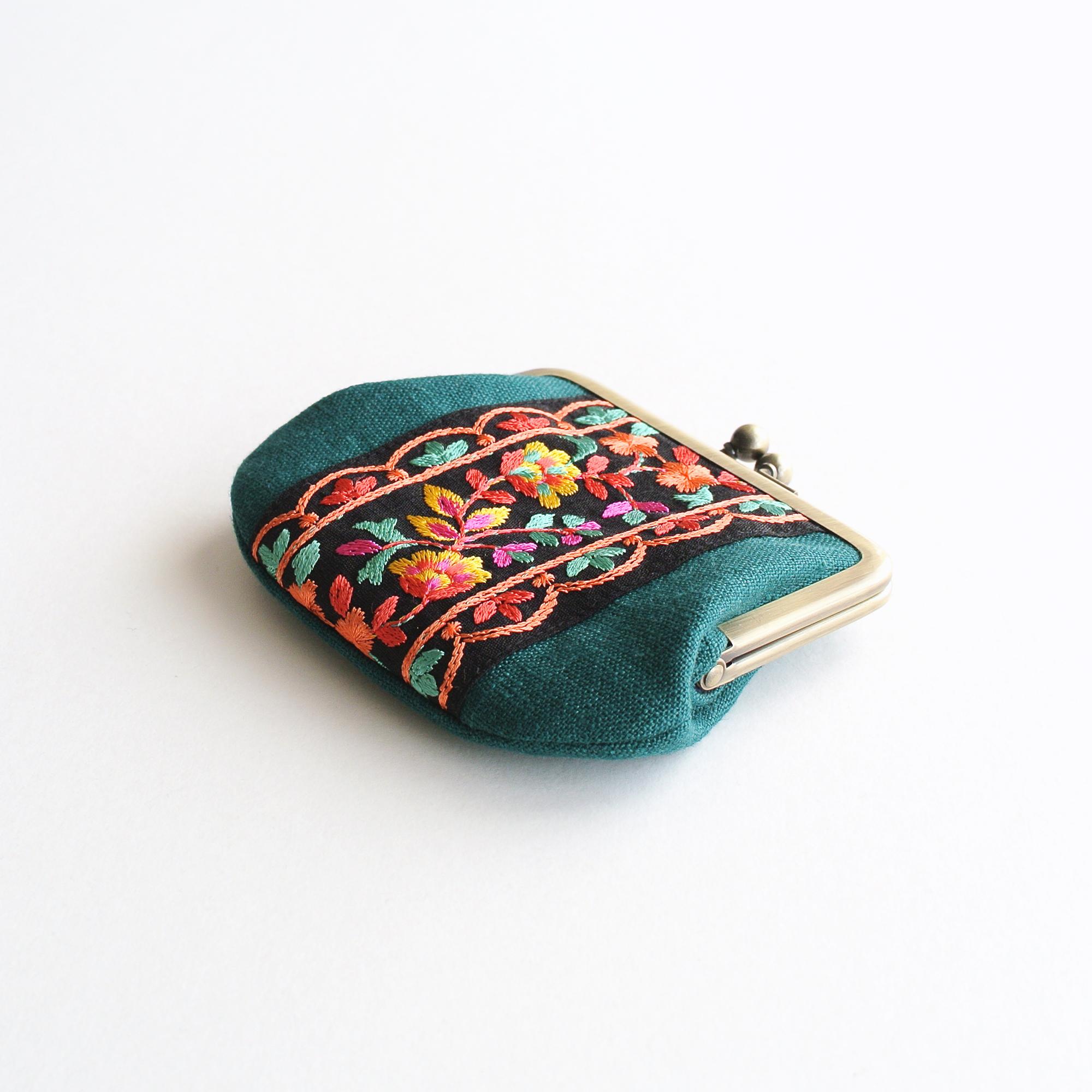 リネンとインド刺繍リボンのシンプルながま口 グリーン | 5枚目