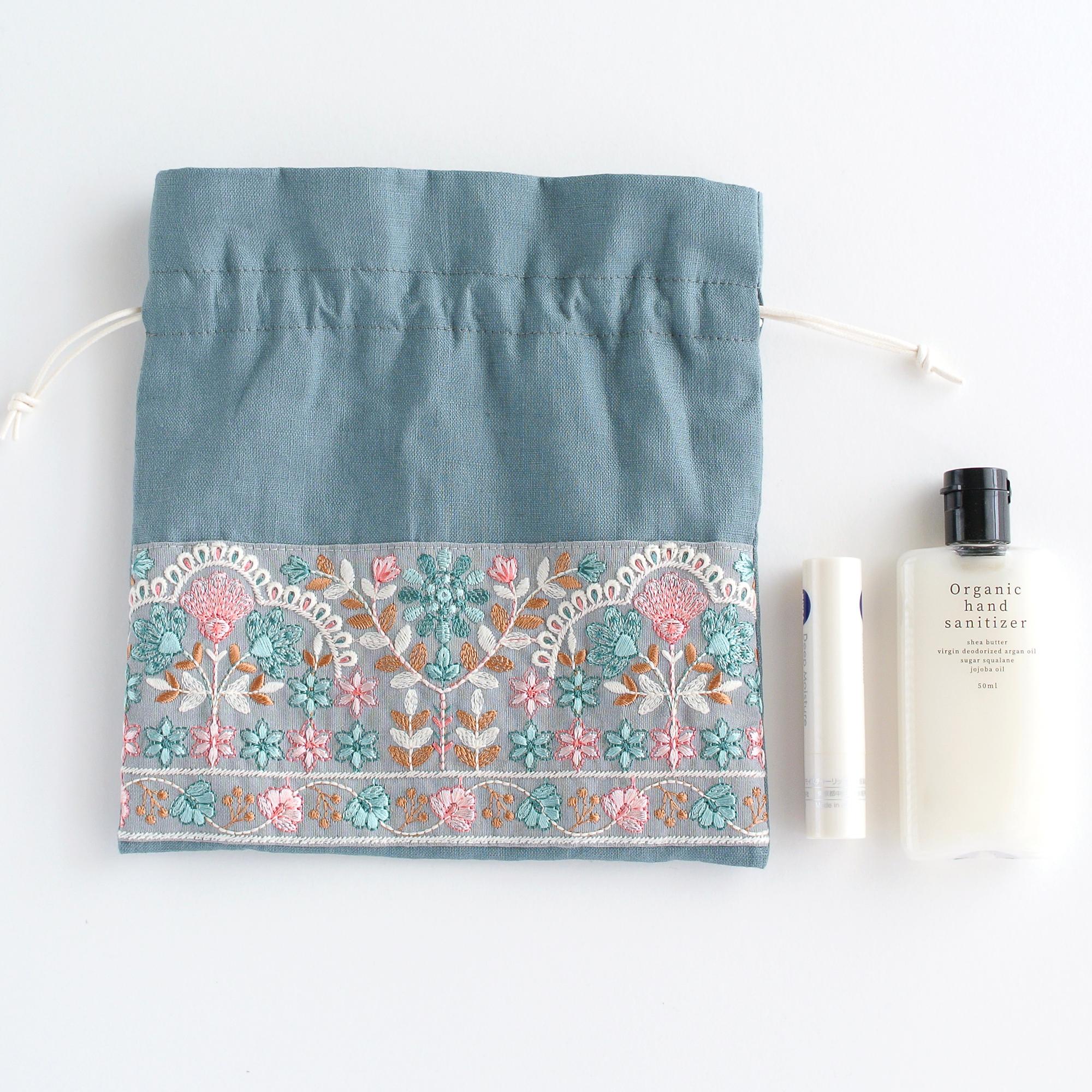 リネンとインド刺繍リボンの巾着ポーチ ブルー | 7枚目