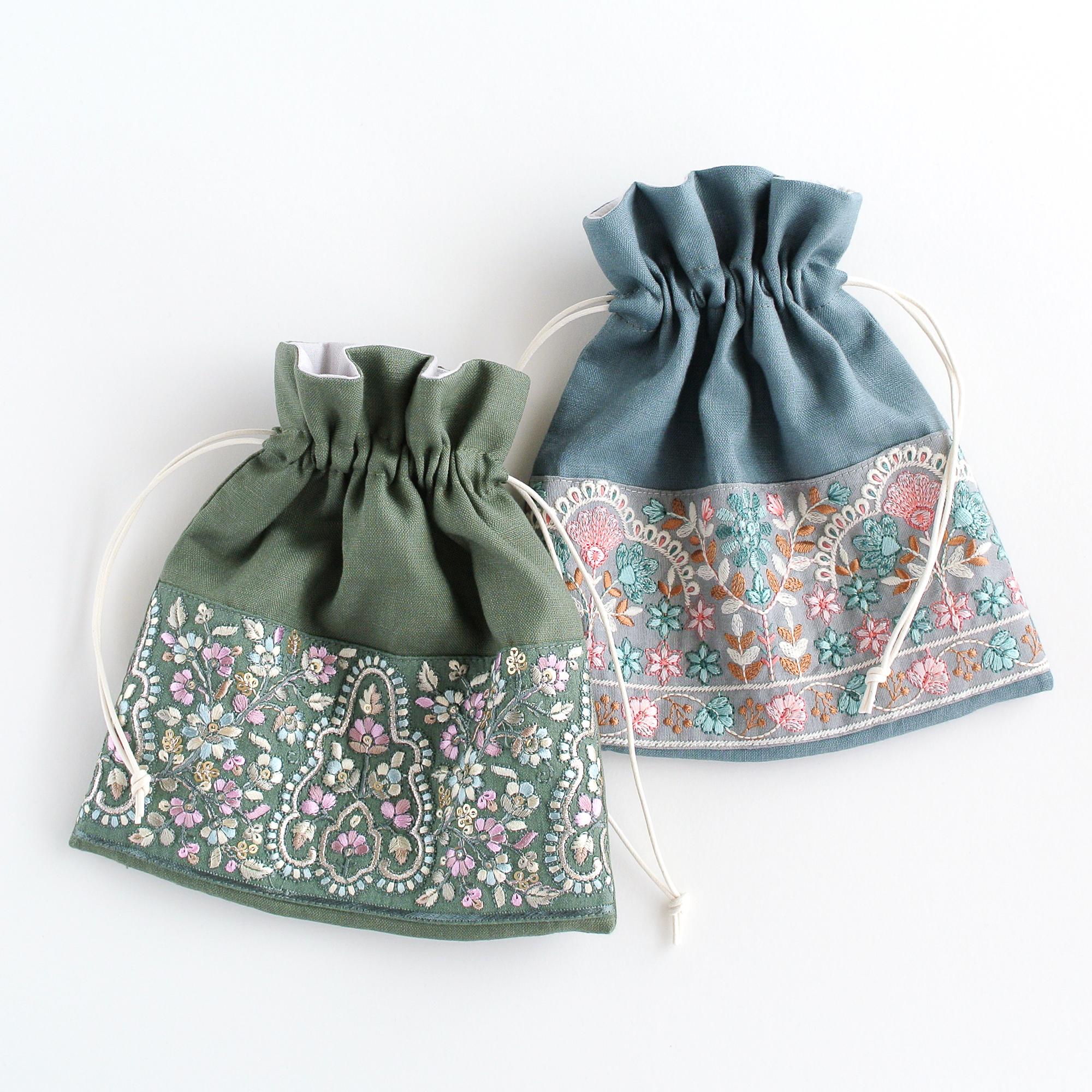 リネンとインド刺繍リボンの巾着ポーチ ブルー | 8枚目