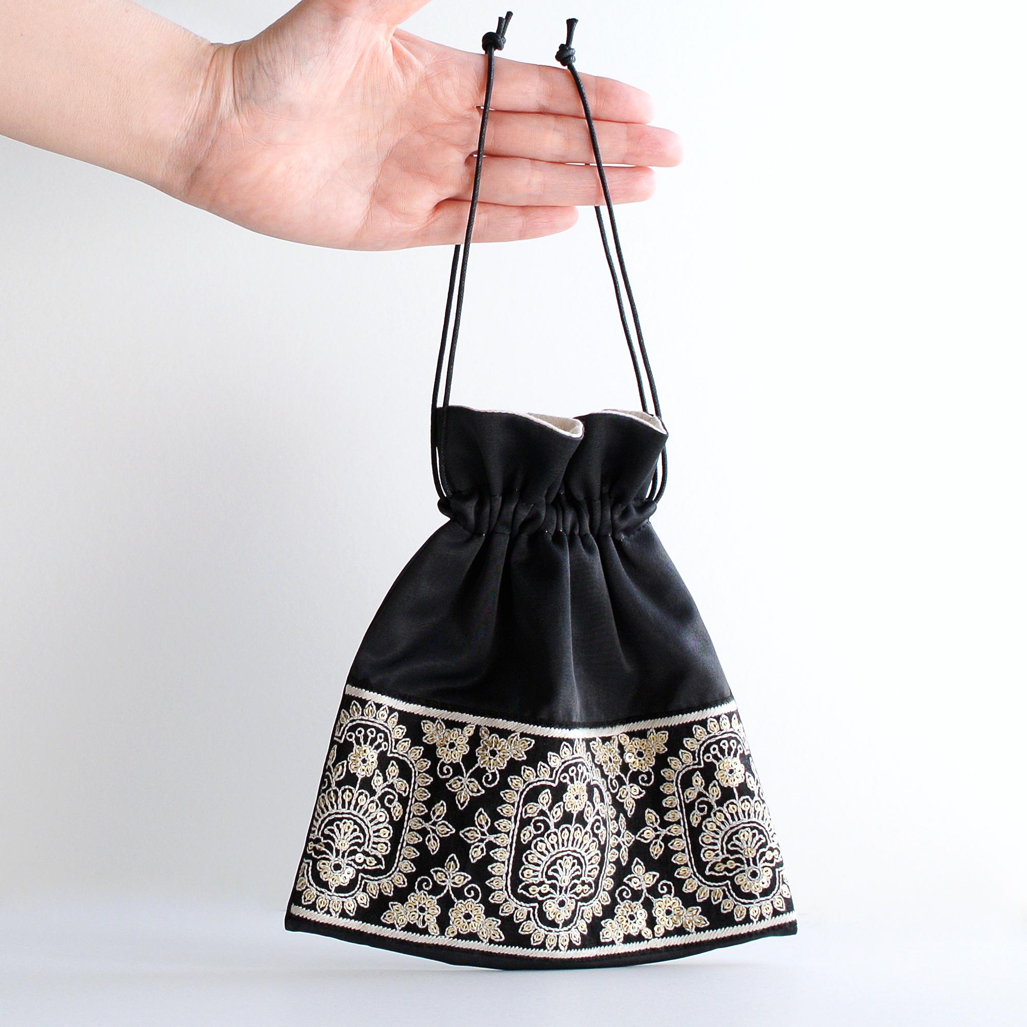 インド刺繍リボンの巾着ポーチ ブラック | 2枚目