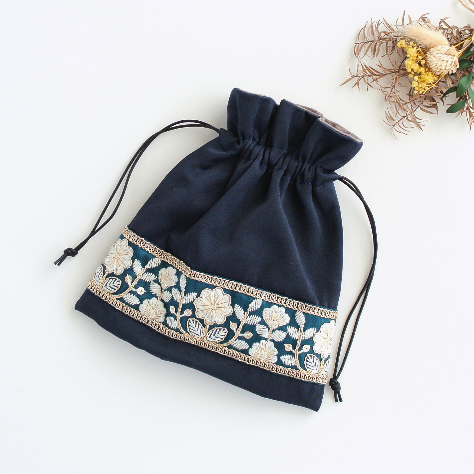 インド刺繍リボンの巾着ポーチ ネイビー1枚目の画像