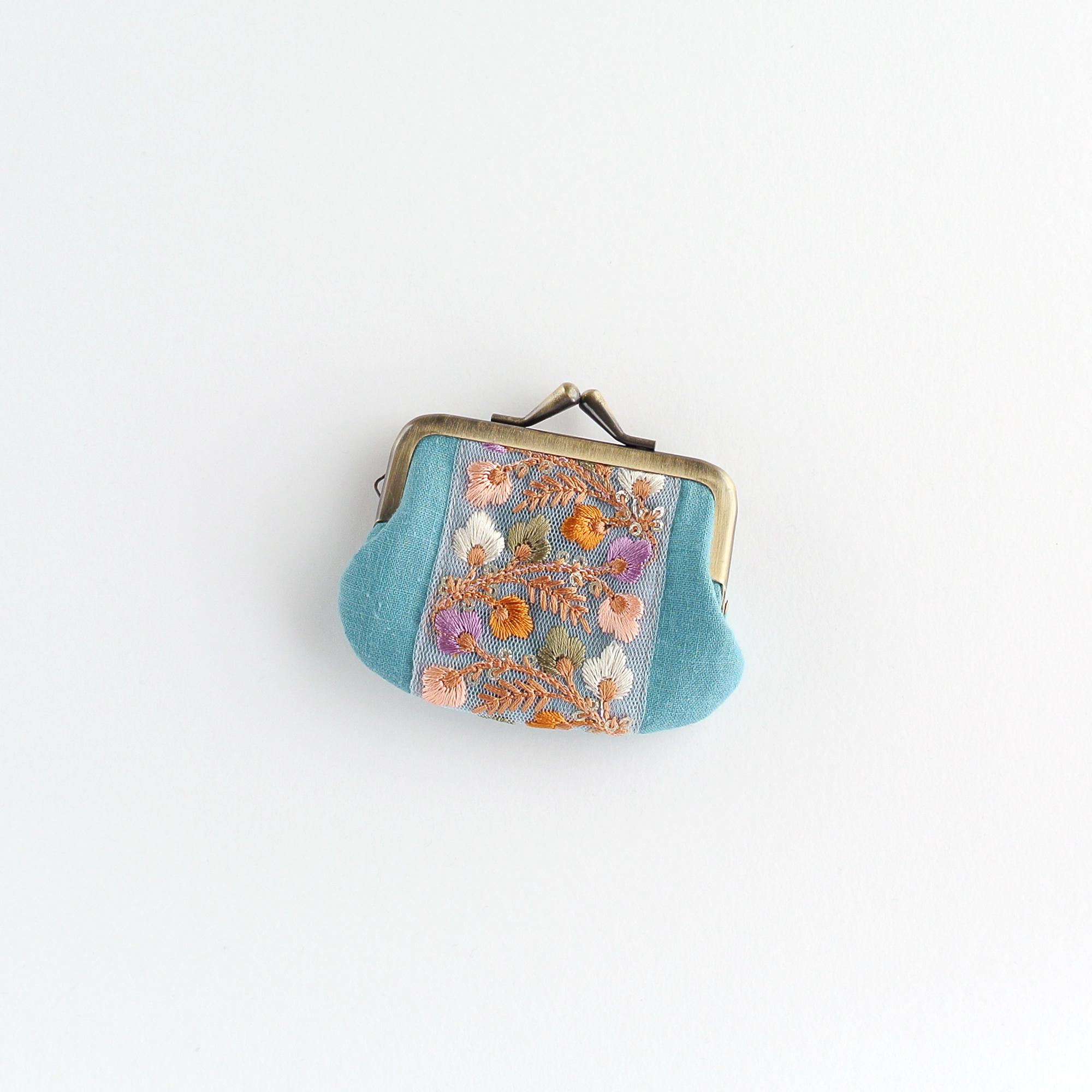 インド刺繍リボンのミニがま口 青緑1枚目の画像